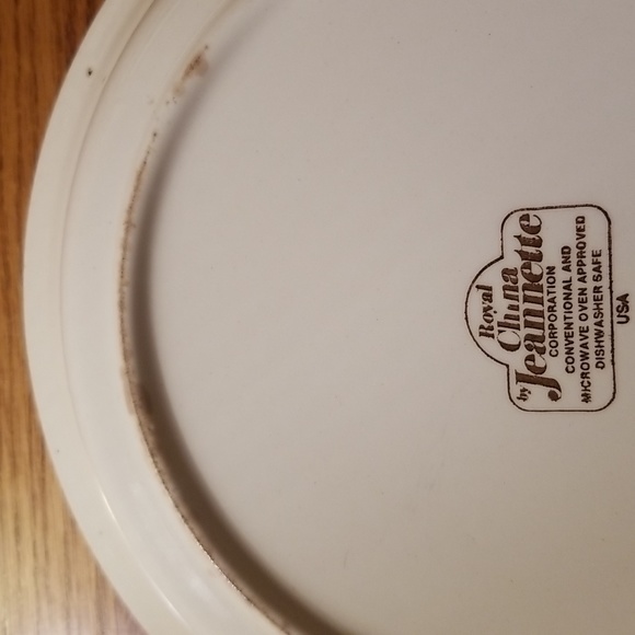 Royal China "American Farm Scene " Currier & Ives Pie Plate - Picture 9 of 16